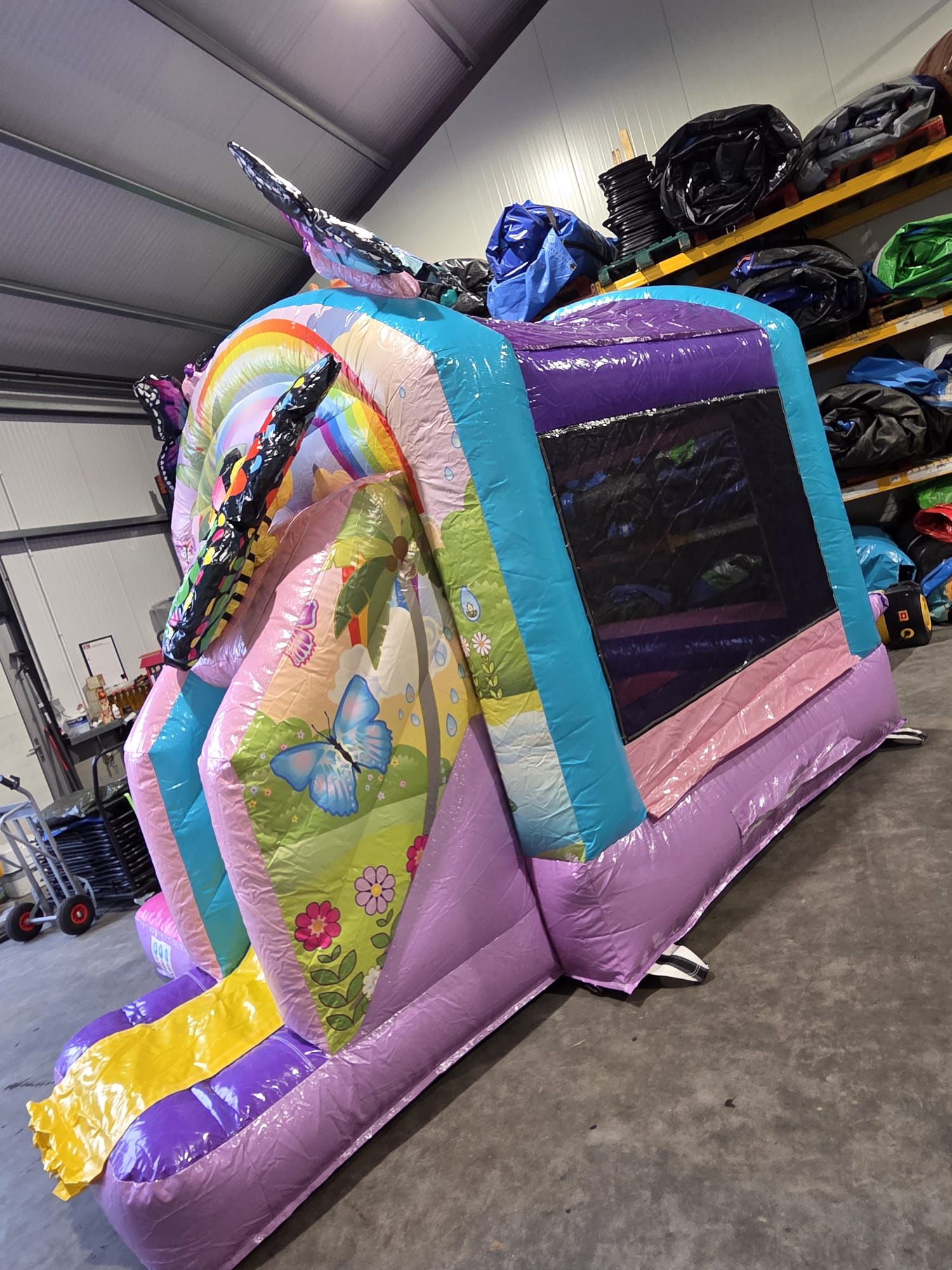 Springkussen 3,9x2,8 m - kleine vlinder