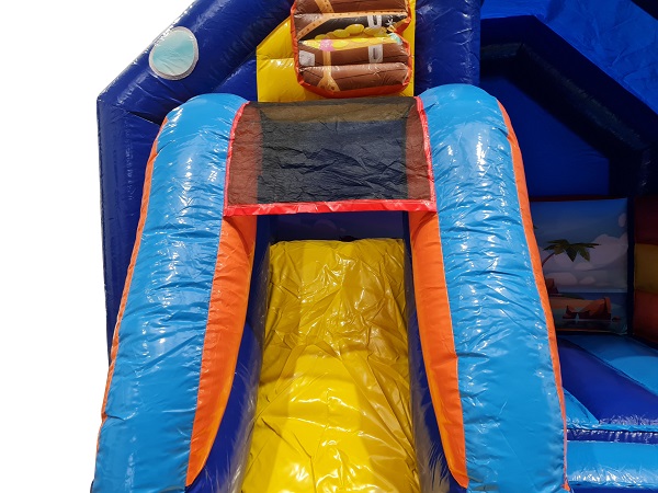 Springkussen Piraat met glijbaan en dak - 5x4m