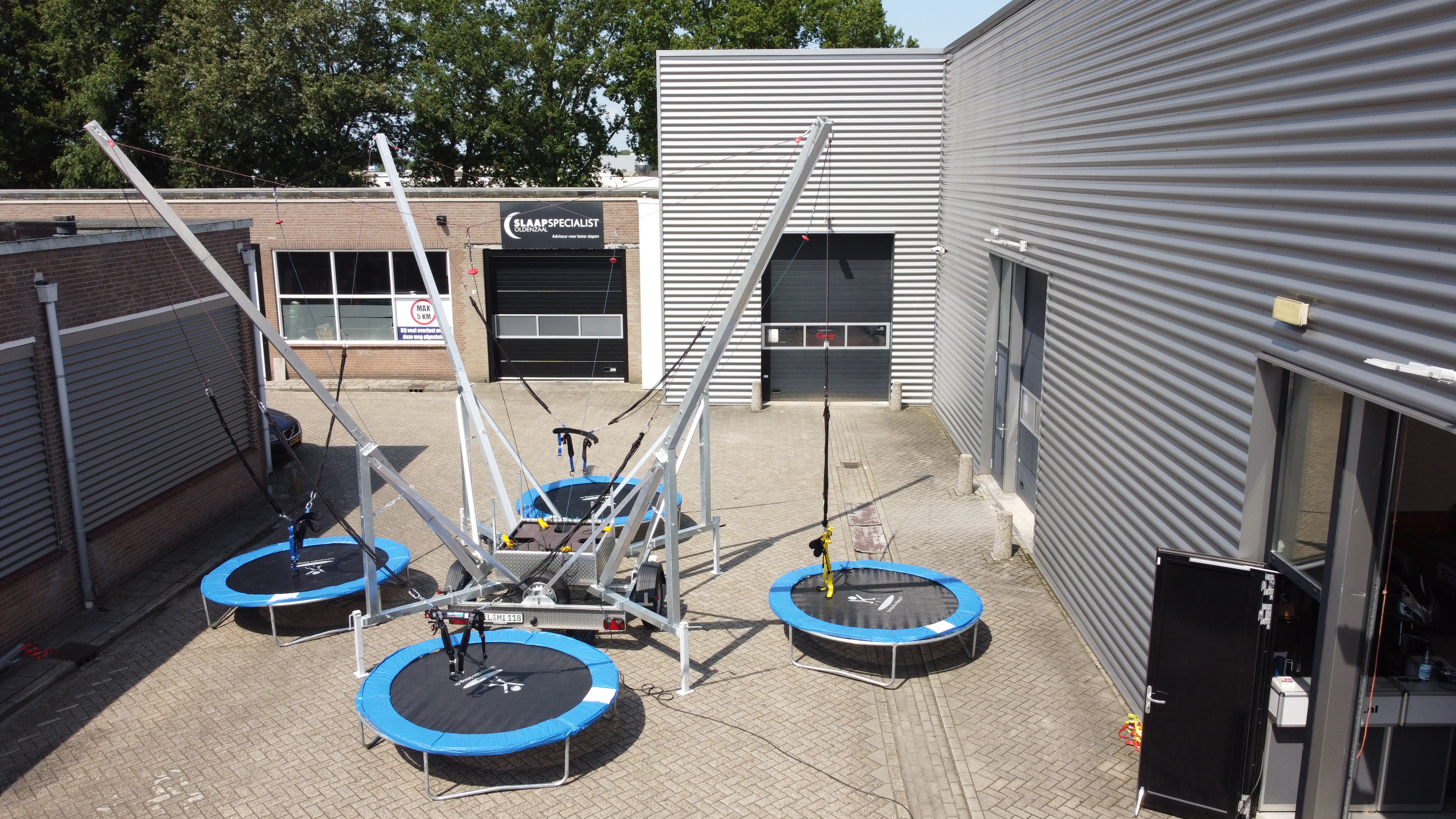 Bungee Trampoline Systeem , 4 trampolines, 5,7 m 