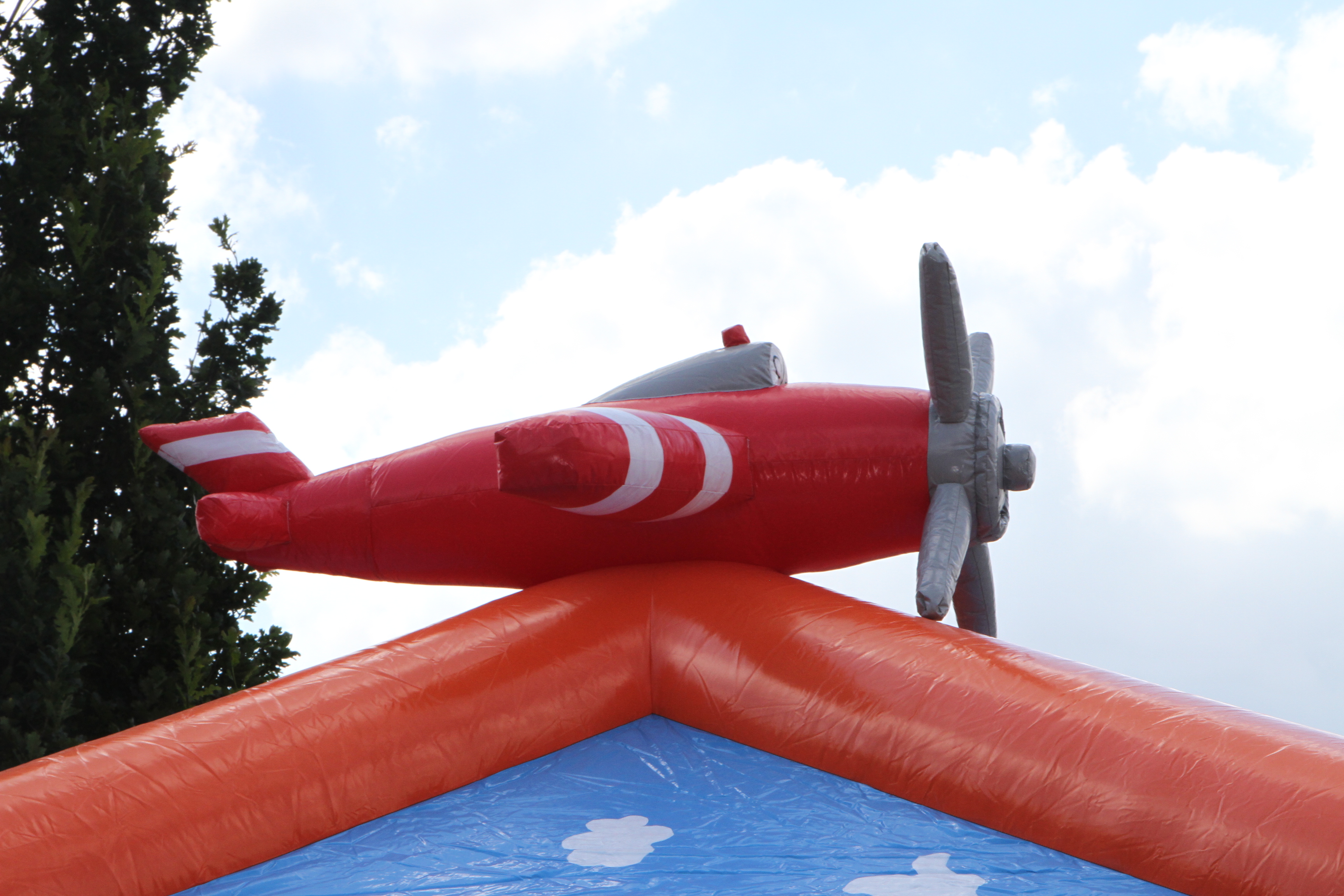 Springkussen vliegtuig - 5x4 m 