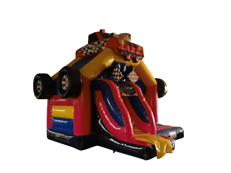 Springkussen 5x4 m - truck met glijbaan voor